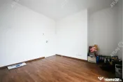 Apartament cu 3 camere 2 bai si terasa etaj 2 zona Calea Dum