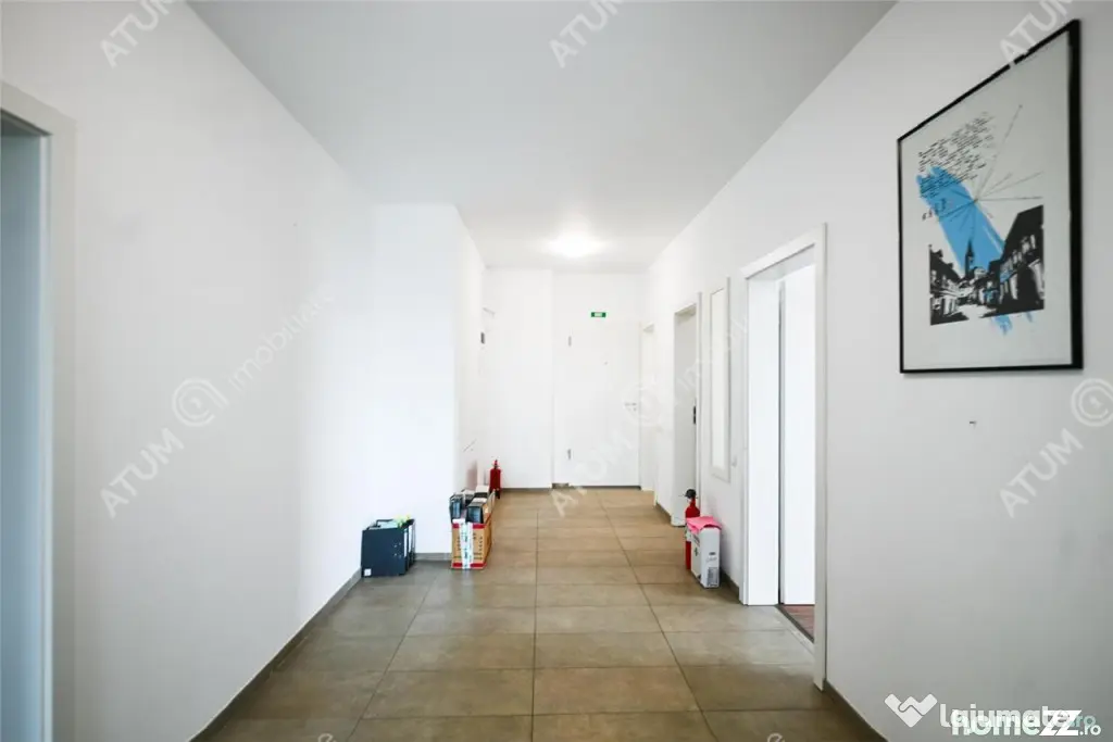 Apartament cu 3 camere 2 bai si terasa etaj 2 zona Calea Dum