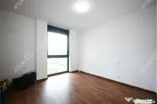 Apartament cu 3 camere 2 bai si terasa etaj 2 zona Calea Dum