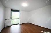 Apartament cu 3 camere 2 bai si terasa etaj 2 zona Calea Dum