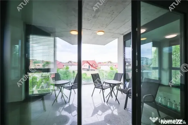 Apartament cu 3 camere 2 bai si terasa etaj 2 zona Calea Dum