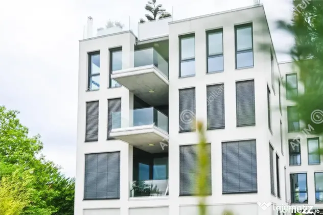 Apartament cu 3 camere 2 bai si terasa etaj 2 zona Calea Dum