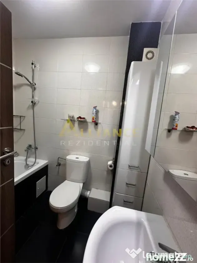 Apartament 3 camere decomandat – Brown Residence, B-d...