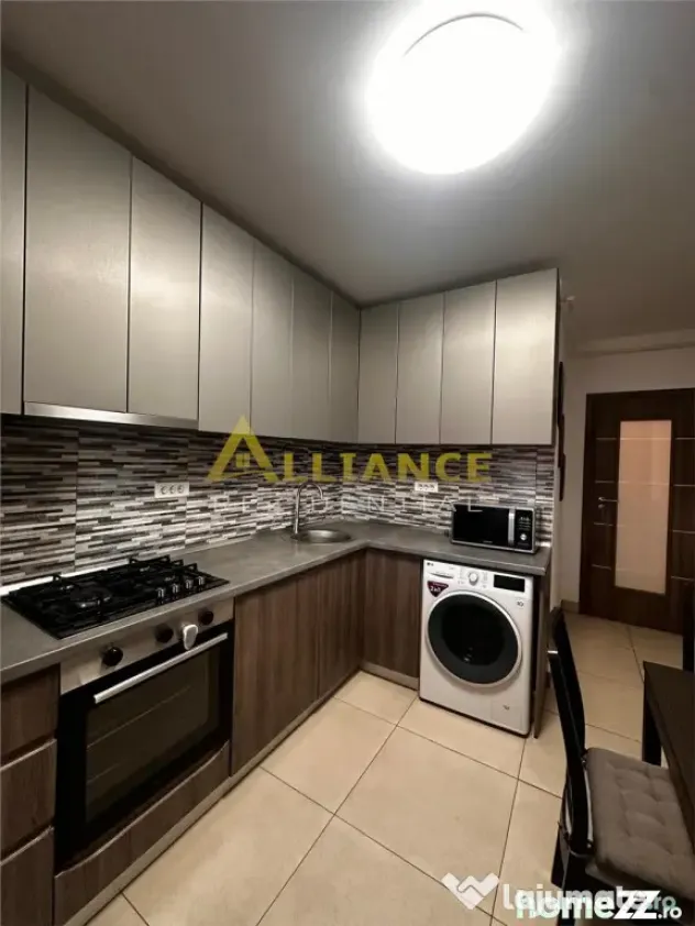 Apartament 3 camere decomandat – Brown Residence, B-d...