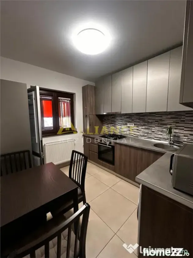 Apartament 3 camere decomandat – Brown Residence, B-d...