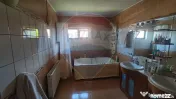 Casă cu 6 camere de vânzare, teren generos, Osorhei 