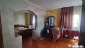 Casă cu 6 camere de vânzare, teren generos, Osorhei 