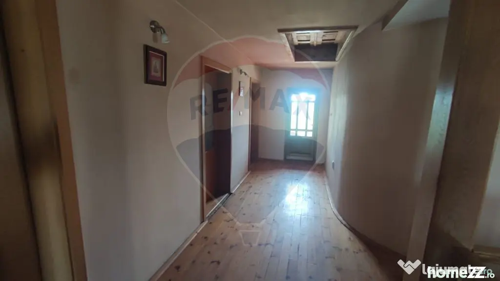 Casă cu 6 camere de vânzare, teren generos, Osorhei