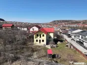 Casă individuală pe 1000 mp teren la preț de duplex: Str 