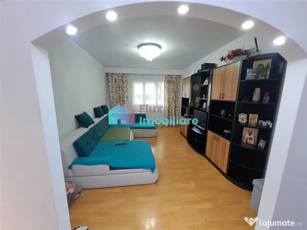 Apartament cu 3 camere decomandat parter inalt George Enescu