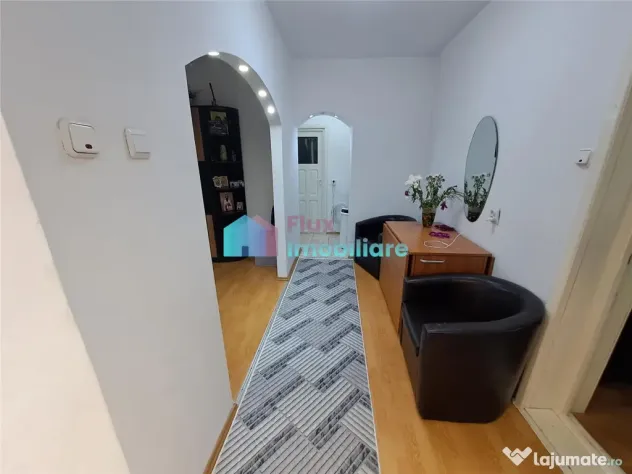 Apartament cu 3 camere decomandat parter inalt George Enescu