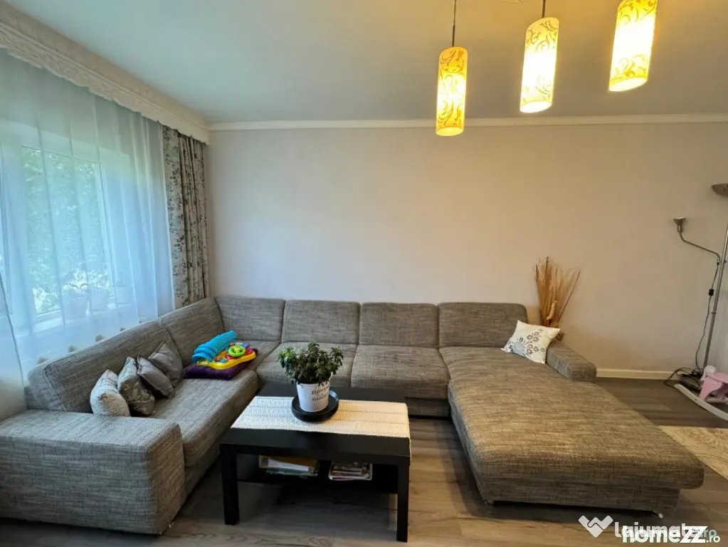 Apartament cu 3 camere decomandate, 64 mp utili, 2 băi, box