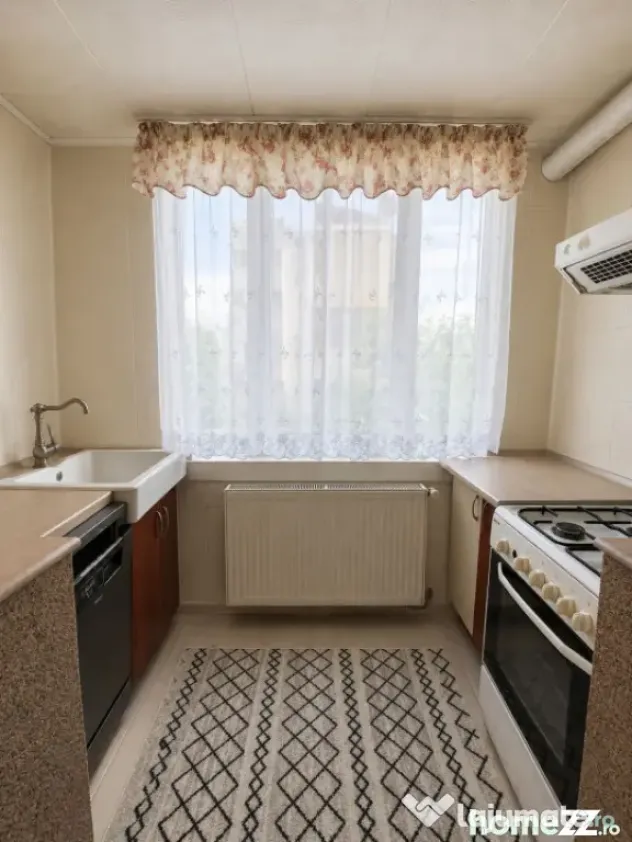 Apartament cu 3 camere decomandate, 64 mp utili, 2 băi, box