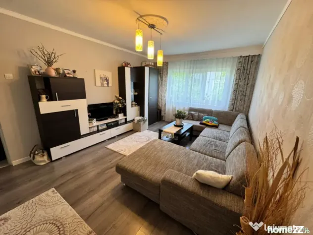 Apartament cu 3 camere decomandate, 64 mp utili, 2 băi, box