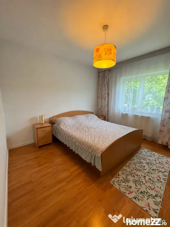 Apartament cu 3 camere decomandate, 64 mp utili, 2 băi, box