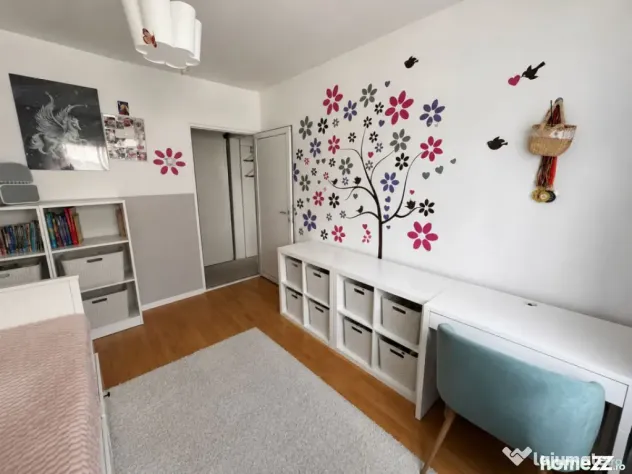 Apartament cu 3 camere decomandate, 64 mp utili, 2 băi, box