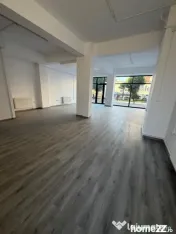 Spatiu comercial, 80 mp, zona centrala din Filiasi cu deschi 