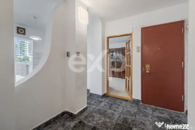 Apartament 3 camere decomandat, etaj 1, Xenopol