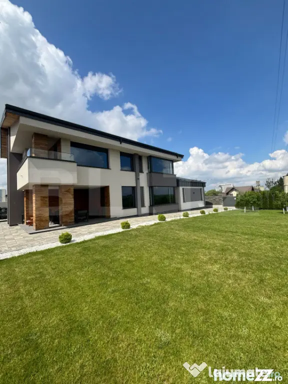 Vilă cu Pompă de Căldură, 220 mp, zona Metro - Suceava