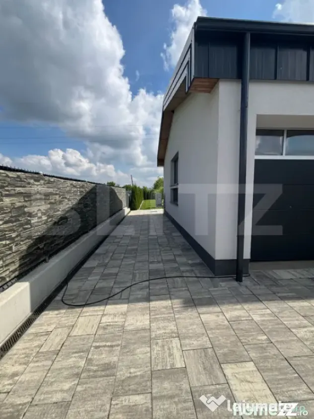 Vilă cu Pompă de Căldură, 220 mp, zona Metro - Suceava