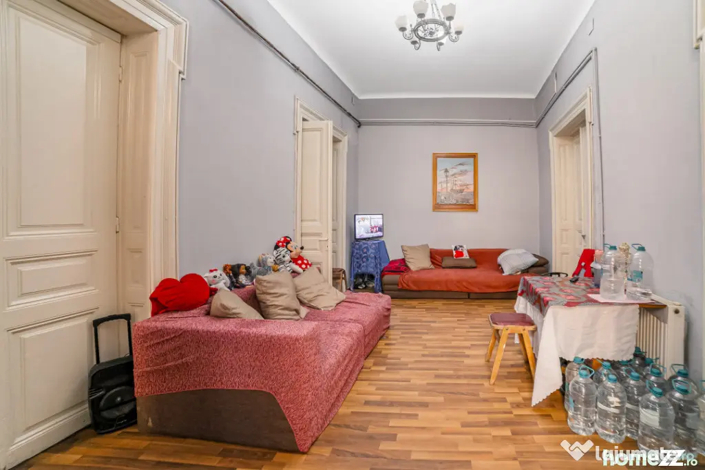 4 camere*Parter/2*Vila interbelică*Curte comună*120 mp uti