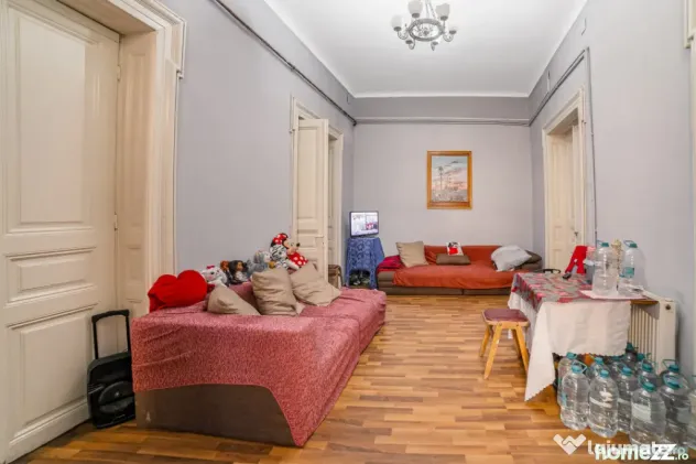 4 camere*Parter/2*Vila interbelică*Curte comună*120 mp uti