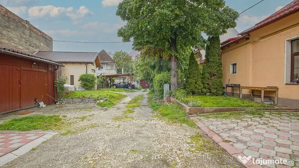 3 camere tip casă, parcare proprie, pod și magazie, Str...