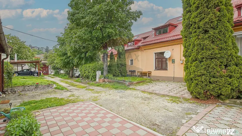 3 camere tip casă, parcare proprie, pod și magazie, Str...