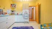 3 camere tip casă, parcare proprie, pod și magazie, Str... 