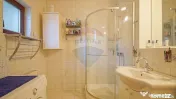 3 camere tip casă, parcare proprie, pod și magazie, Str... 