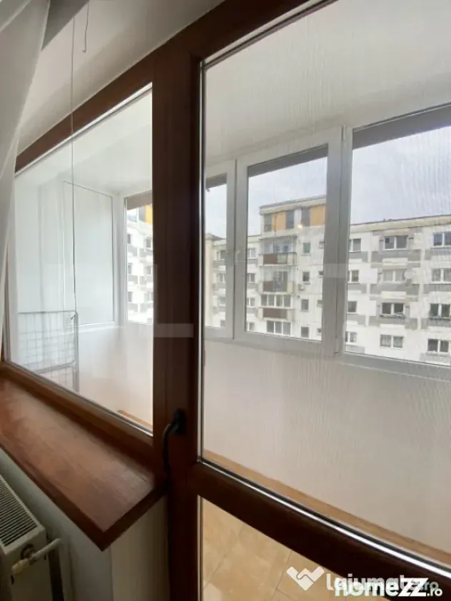 Apartament luminos cu 2 camere, decomandat, zona Penny Mana