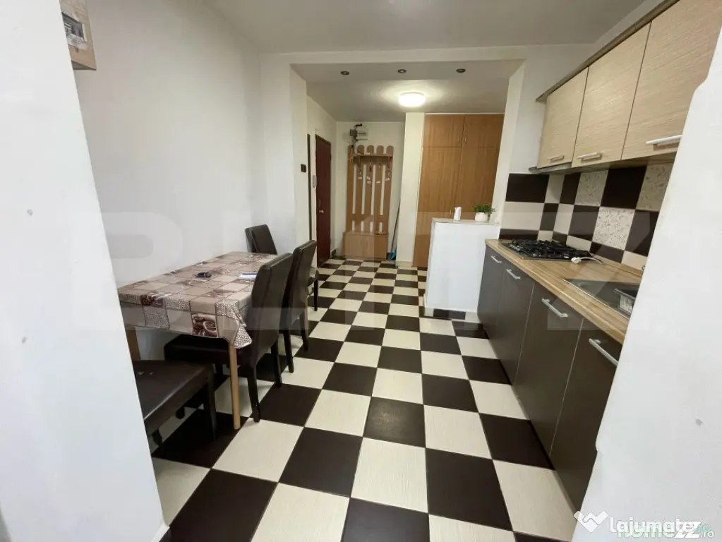 Apartament 3 camere de închiriat, 76 mp, zona Rogerius