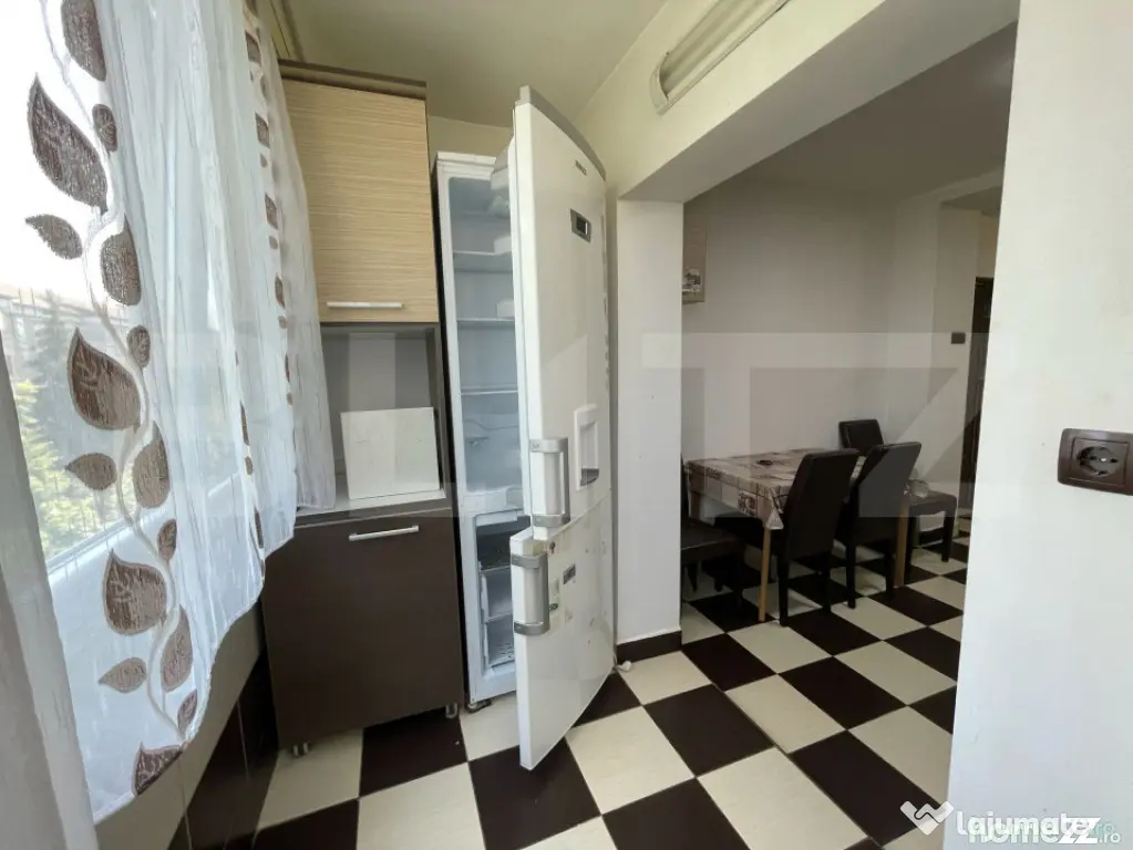 Apartament 3 camere de închiriat, 76 mp, zona Rogerius