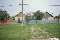 De vânzare casă cu 3 camere și teren 3205 mp în Sânn...