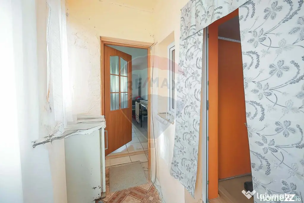 De vânzare casă cu 3 camere și teren 3205 mp în Sânn...