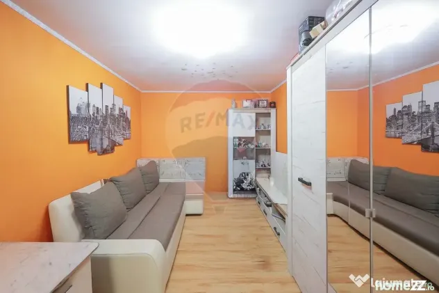 De vânzare casă cu 3 camere și teren 3205 mp în Sânn...