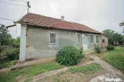De vânzare casă cu 3 camere și teren 3205 mp în Sânn...