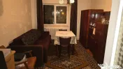 Vand apartament cu 3 camere decomandat Deva, zona George Enescu etaj 1 