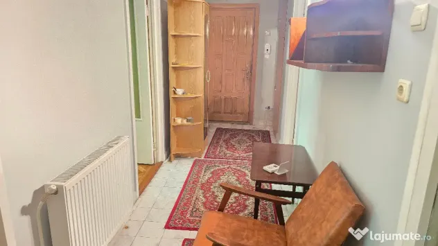 Vand apartament cu 3 camere decomandat Deva, zona George Enescu etaj 1