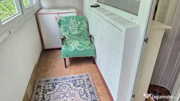 Vand apartament cu 3 camere decomandat Deva, zona George Enescu etaj 1