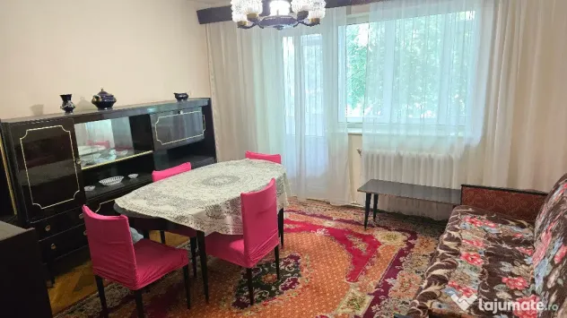 Vand apartament cu 3 camere decomandat Deva, zona George Enescu etaj 1