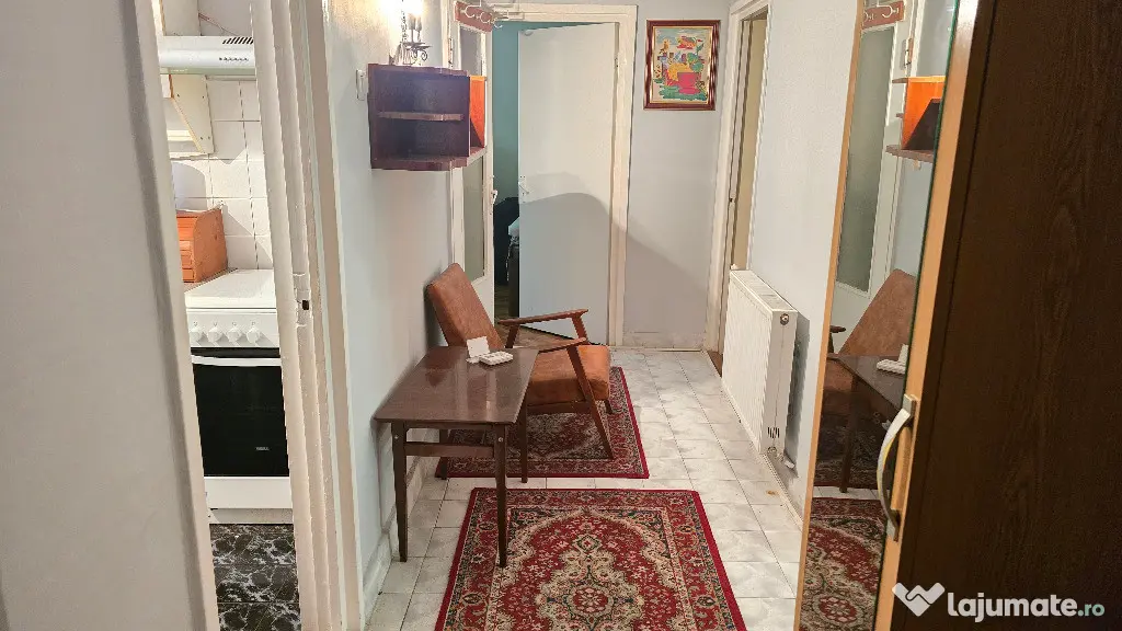 Vand apartament cu 3 camere decomandat Deva, zona George Enescu etaj 1