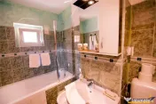 Apartament luminos cu 2 camere decomandate, Rasnov, Brasov. 
