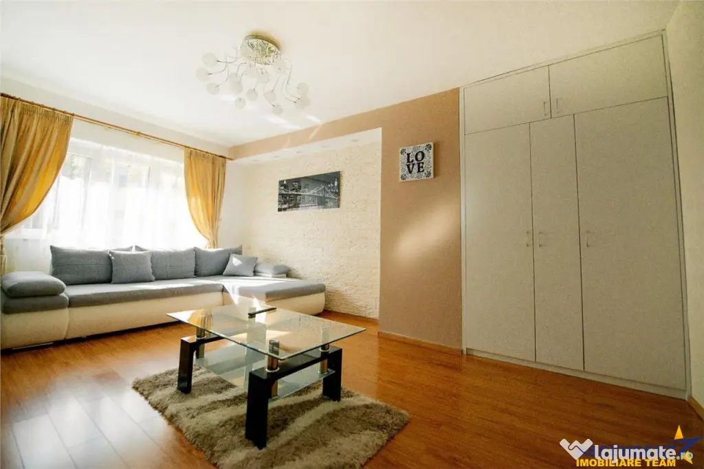 Apartament luminos cu 2 camere decomandate, Rasnov, Brasov.
