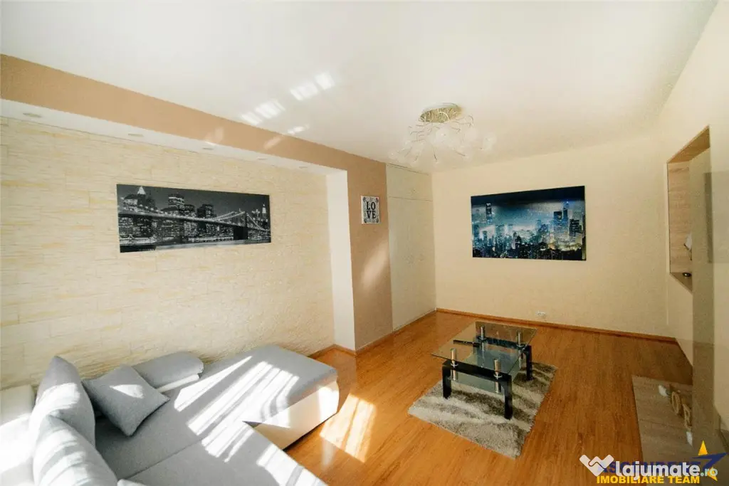 Apartament luminos cu 2 camere decomandate, Rasnov, Brasov.