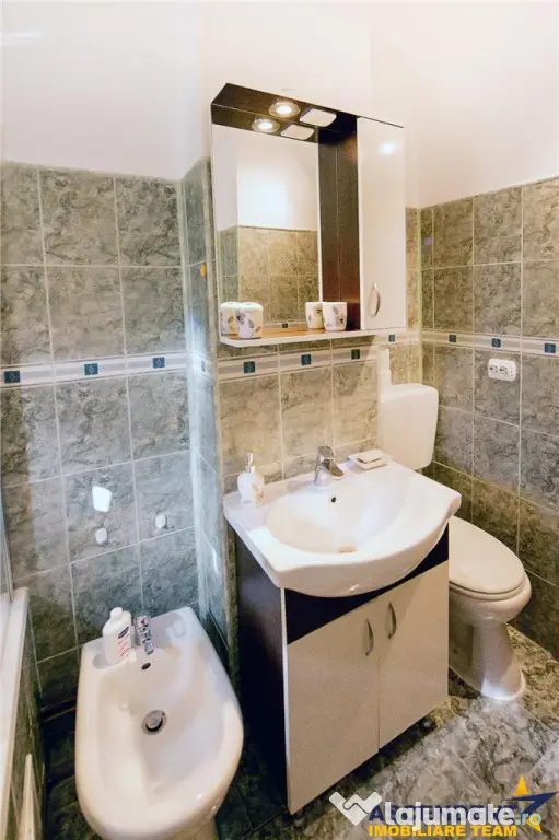 Apartament luminos cu 2 camere decomandate, Rasnov, Brasov.