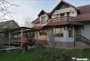 Casă individuală cu 6 camere, mansardă, garaj și curte p