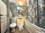 Apartament 3 camere decomandat bucatarie inchisa 2 bai Pa... 