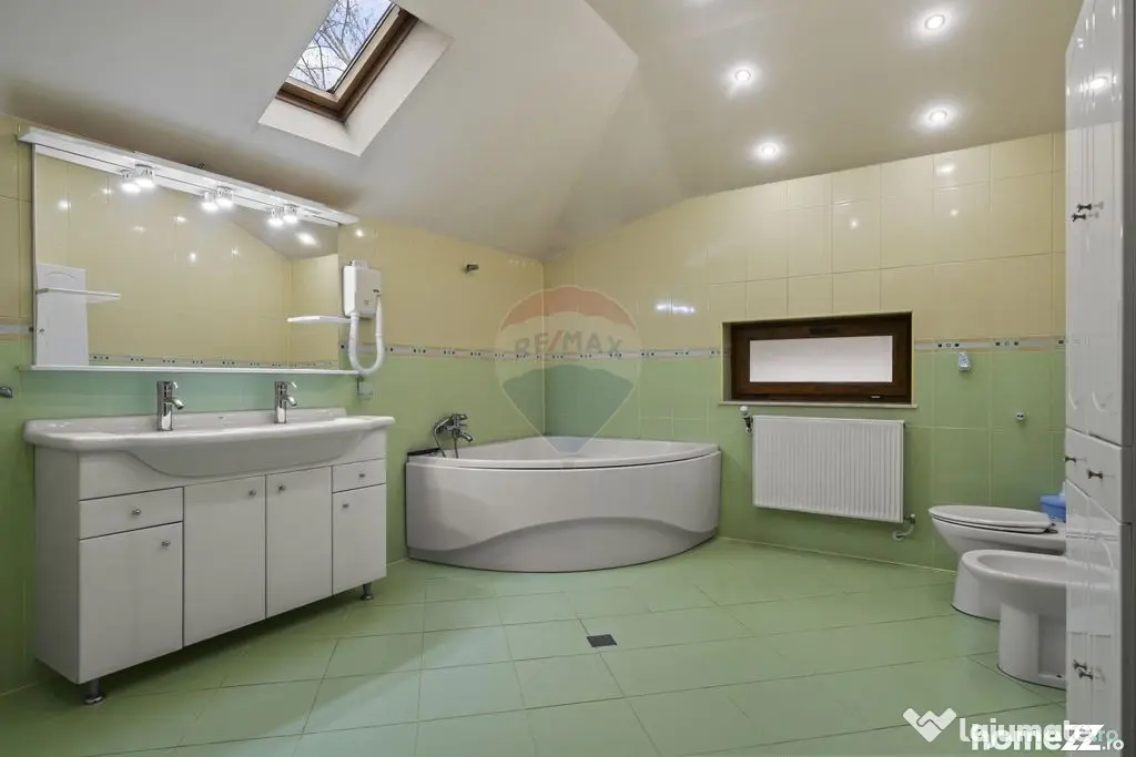 Casă / Vilă cu 6 camere de închiriat în zona Nord