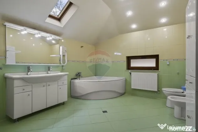 Casă / Vilă cu 6 camere de închiriat în zona Nord